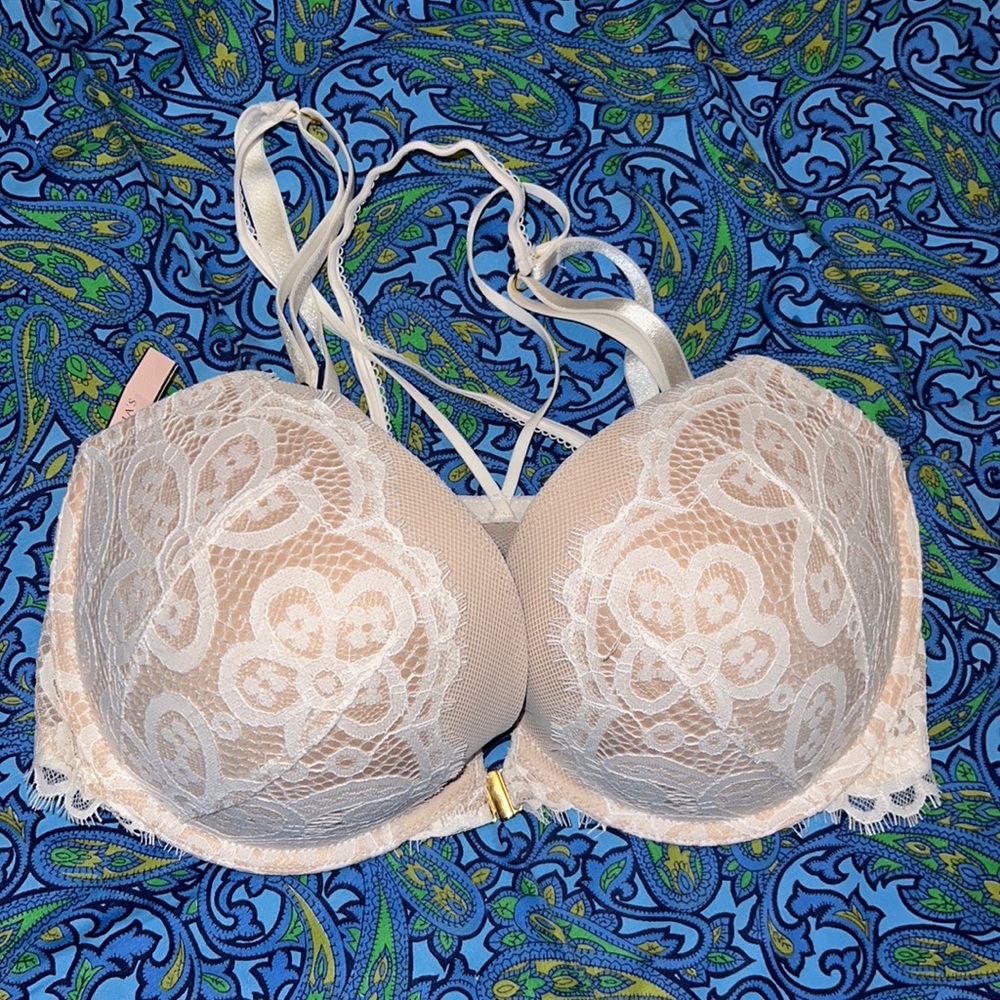 Victoria’s Secret push up bra size 34DDD